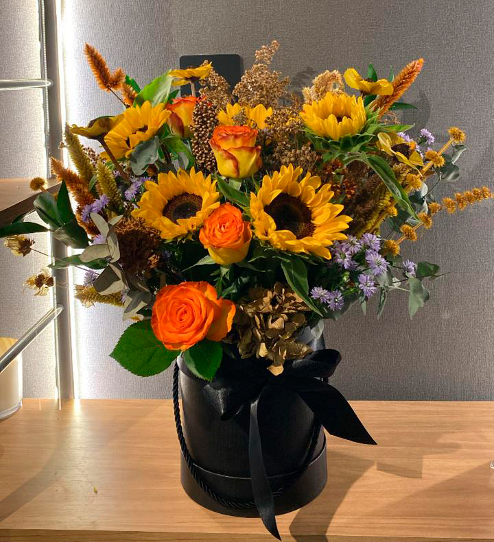 cia das flores vitrine arranjo floral são josé sc floricultura